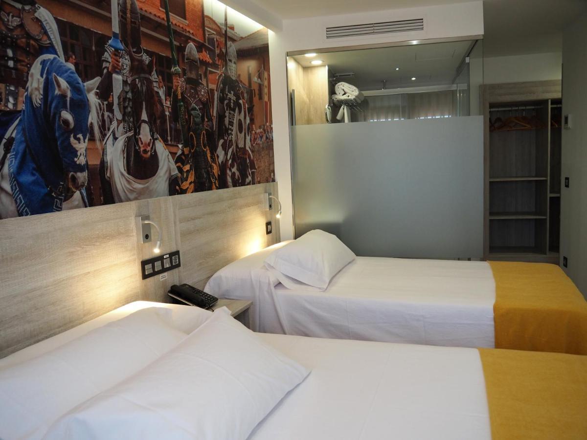 Hostal Don Suero De Quinones Hospital de Órbigo Eksteriør bilde