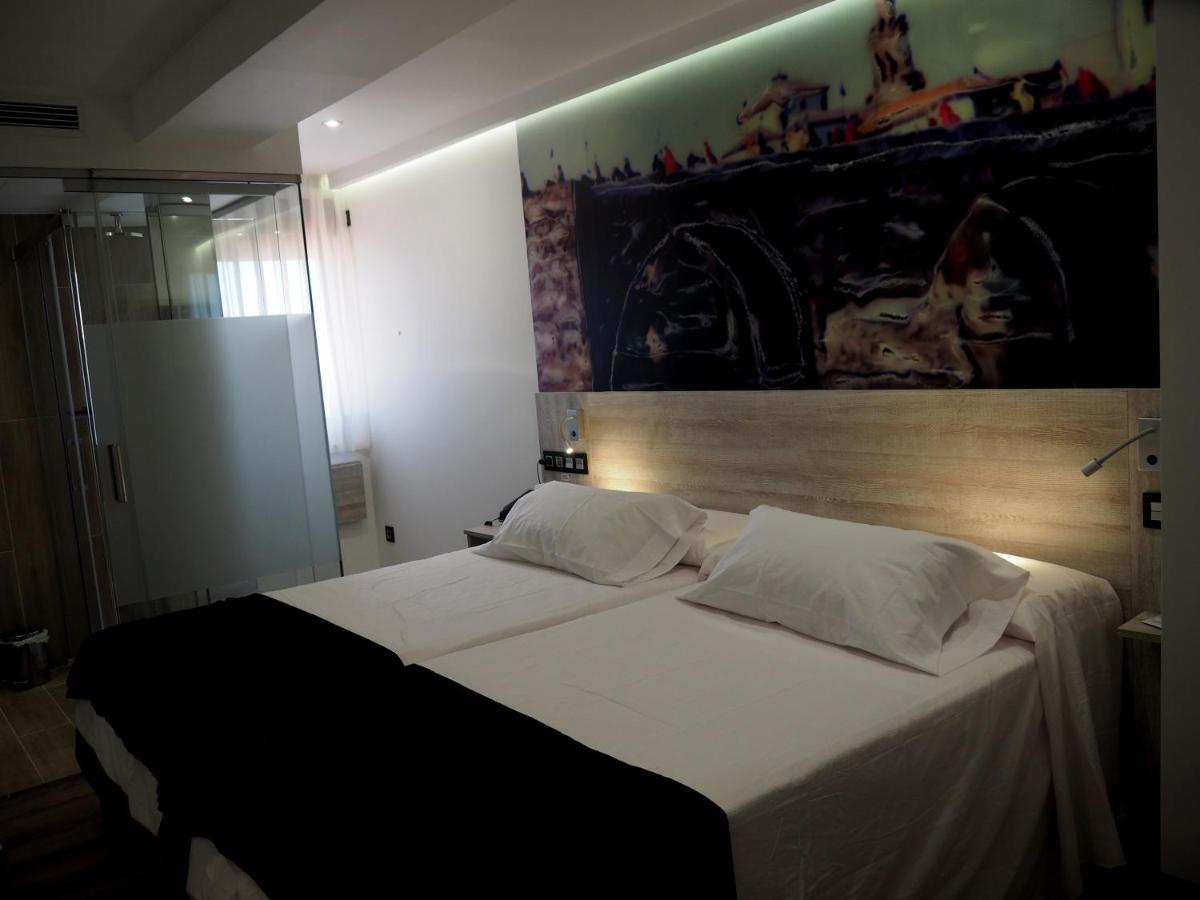 Hostal Don Suero De Quinones Hospital de Órbigo Eksteriør bilde
