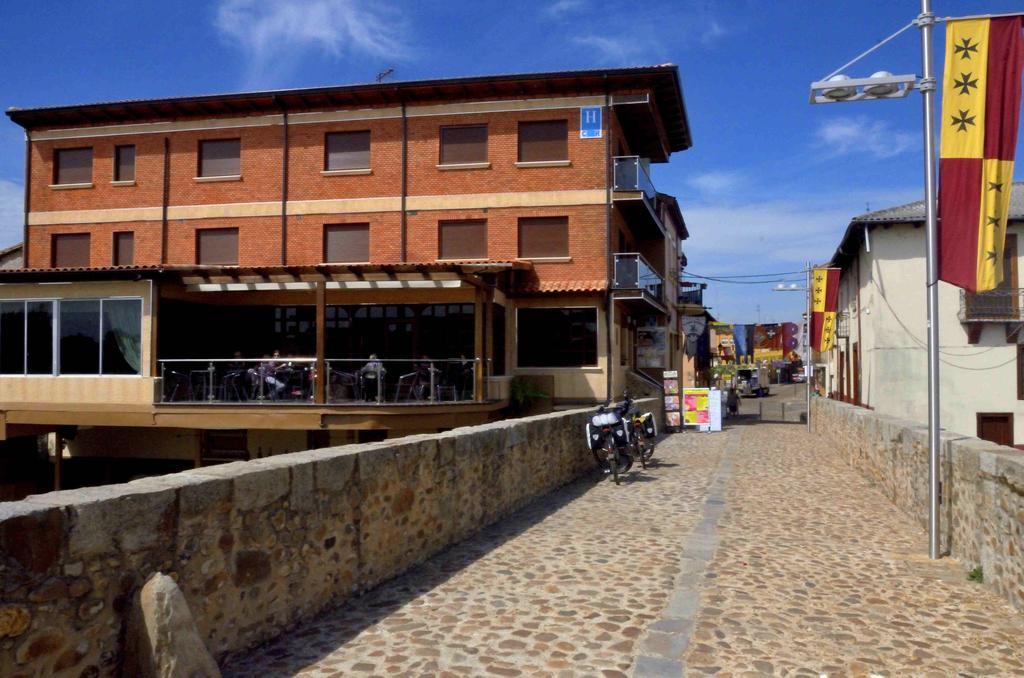 Hostal Don Suero De Quinones Hospital de Órbigo Eksteriør bilde