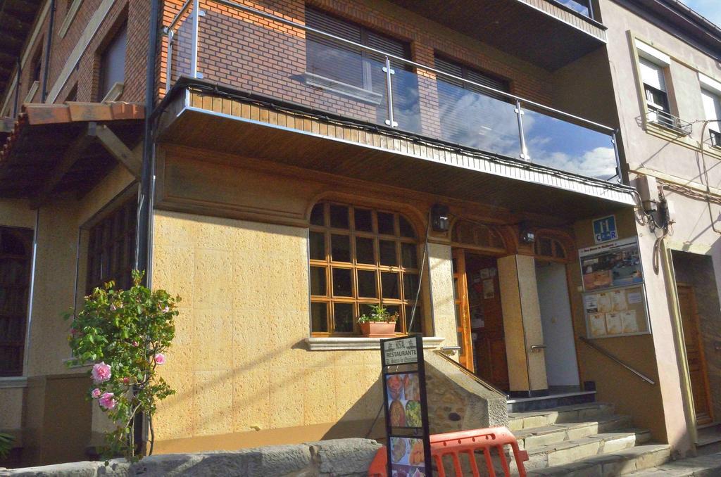 Hostal Don Suero De Quinones Hospital de Órbigo Eksteriør bilde
